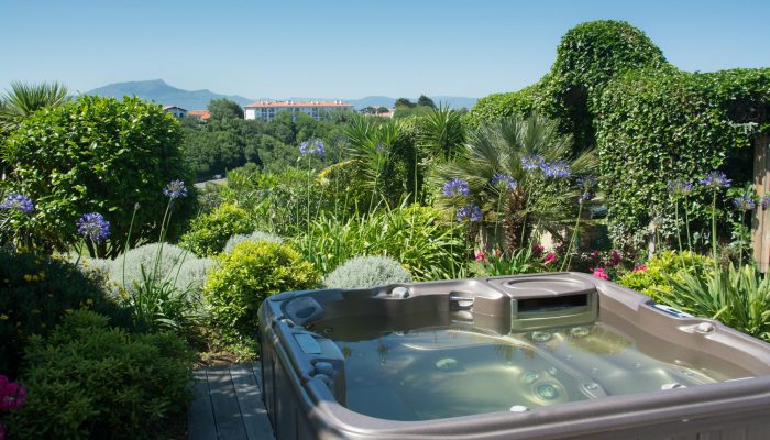 Jacuzzi-maisondhotes-bidart-biarritz-bistaeder